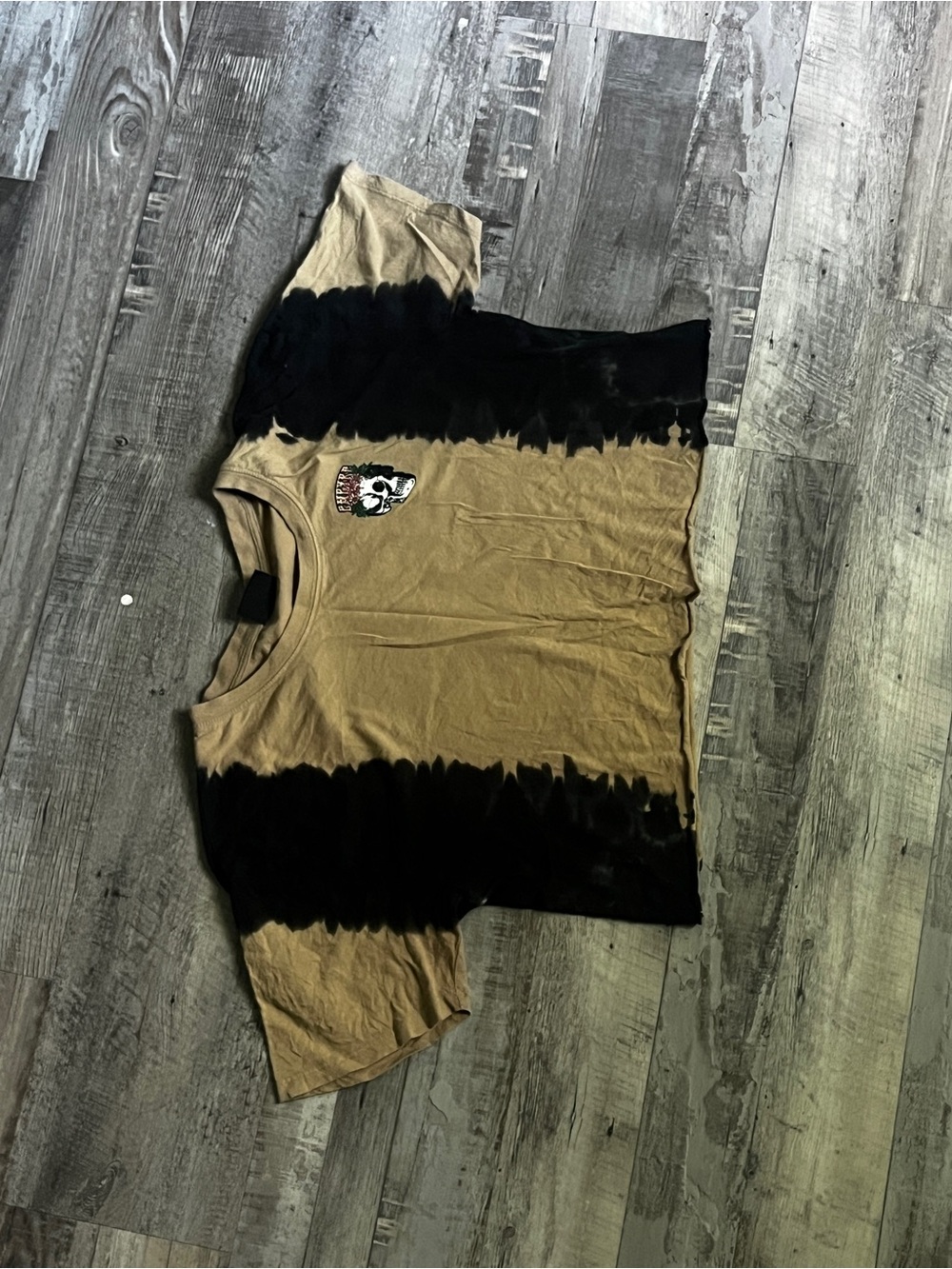 Tie-Dye Short Sleeve Tee with Skull Patch - Black & Tan